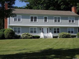 38 N Main St APT 3, Essex, CT 06426