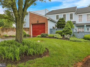 222 Winding Hill Dr, Lancaster, PA