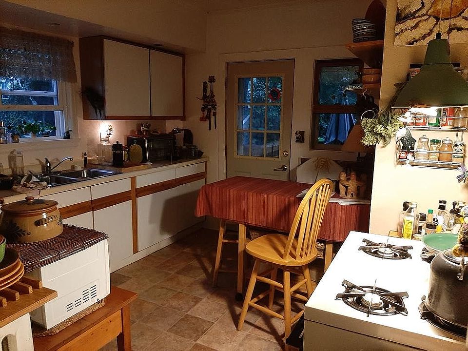 Lower Unit Kitchen