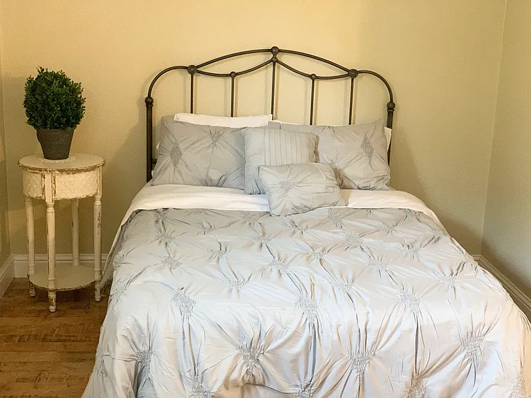 972 Casilada Way — Photo 7
