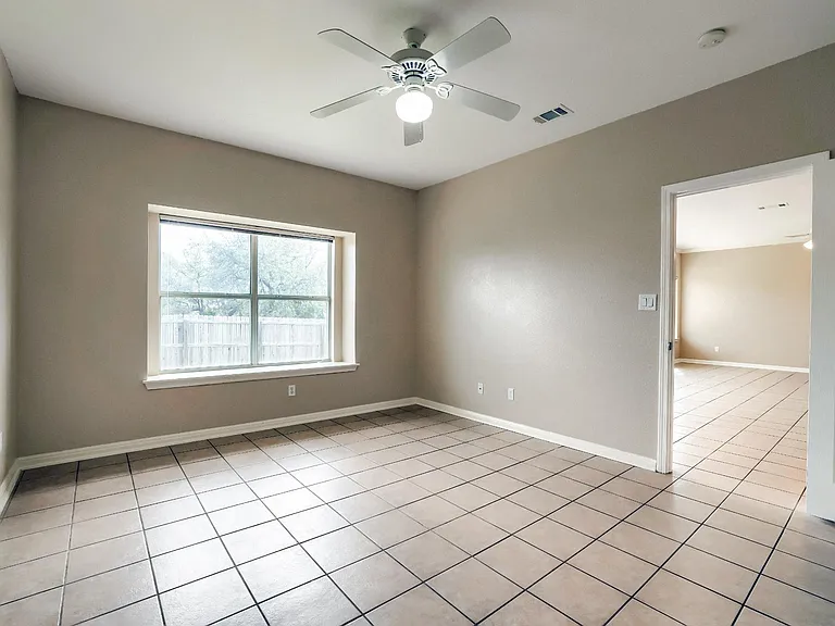 21501 Boggy Ford Rd #B — Photo 15