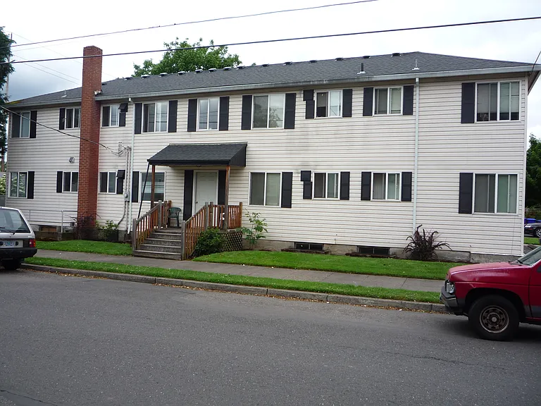 3674 SE Center St #3 — Photo 26