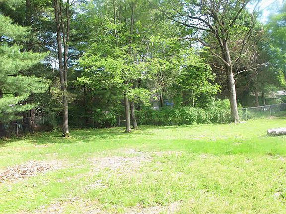 4th image of 11 Larch Dr
