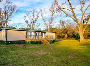 2268 Pinecrest Ln, Blackshear, GA 31516