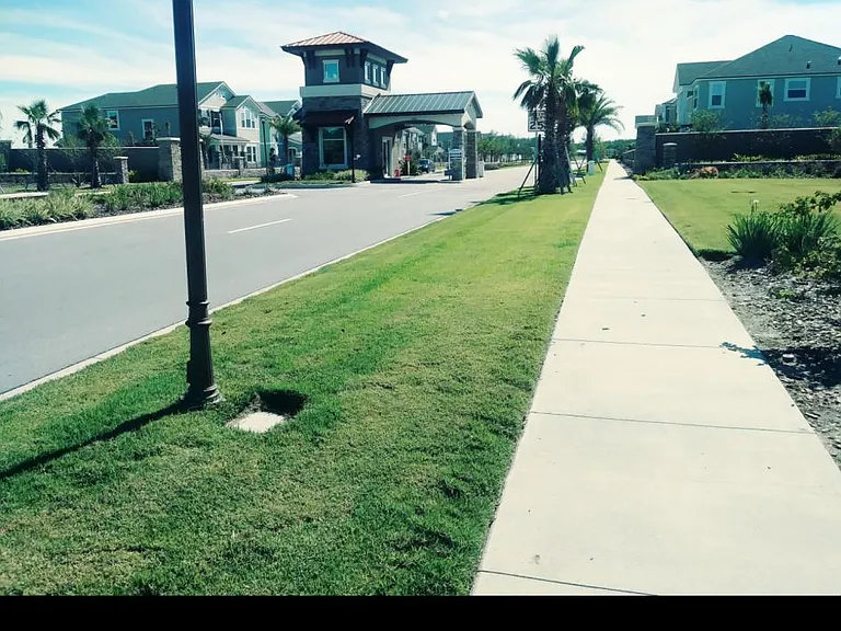 2410 Chateau Loop — Photo 16