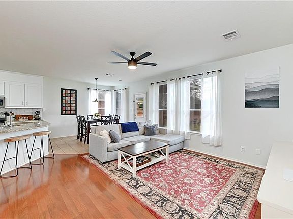 4th image of 9202 Grant Forest Dr