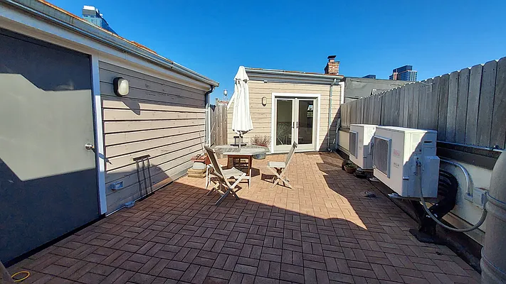 Rented by R New York | media 23