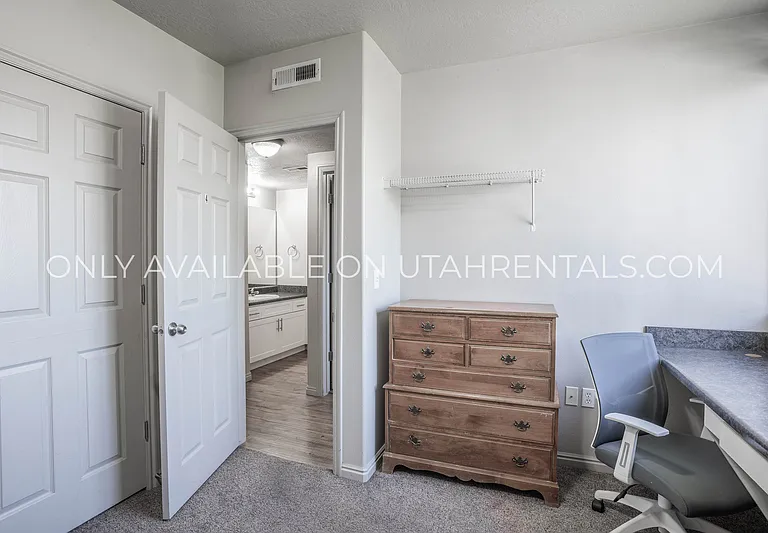 843 E 620 N #L2-1 — Photo 10