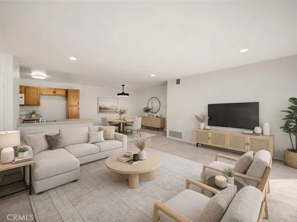 2521 W Sunflower Ave Unit R8, Santa Ana, CA 92704