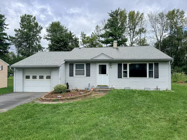 776 Bear Swamp Rd, Peru, NY 12972