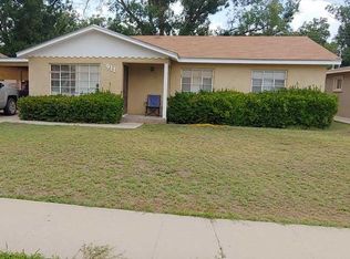 911 Valverde St, Carlsbad, NM 88220