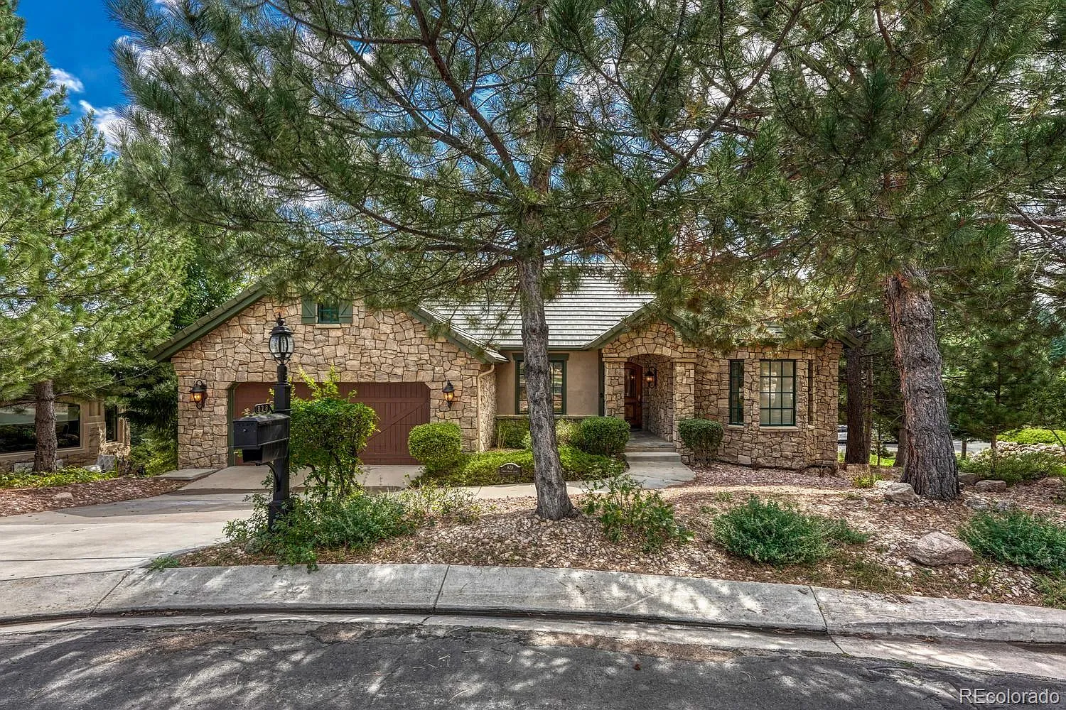 5 bed, 4.5 bath, 4183 sqft, $4,500 — Photo 1