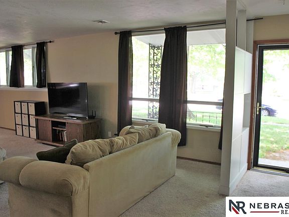 3rd image of 1112 Lancaster Ln