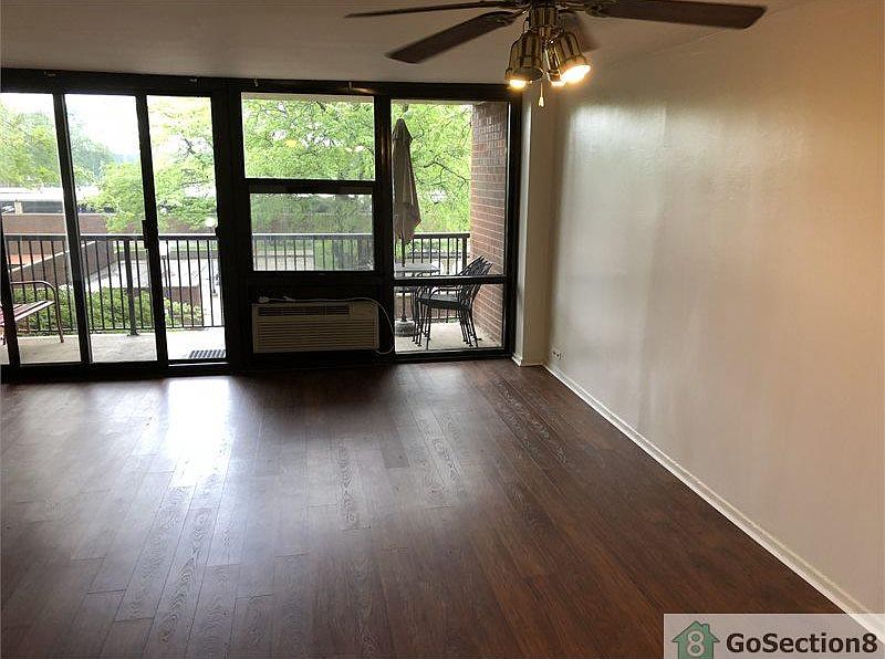 1st image of 3021 S Michigan Ave Unit 203