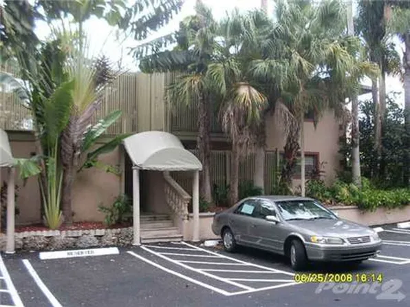 3265 Virginia St APT 4, Miami, FL 33133