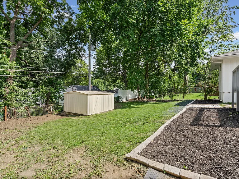 7809 Rosewood Dr — Photo 35