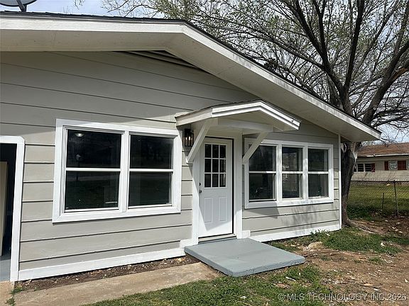 2nd image of 2378 Texas St