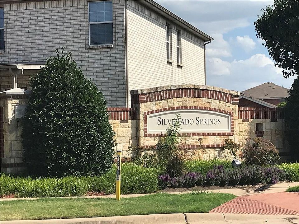 1st image of 2464 Canyon Springs Dr