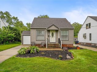 1527 Sunview Rd, Lyndhurst, OH 44124