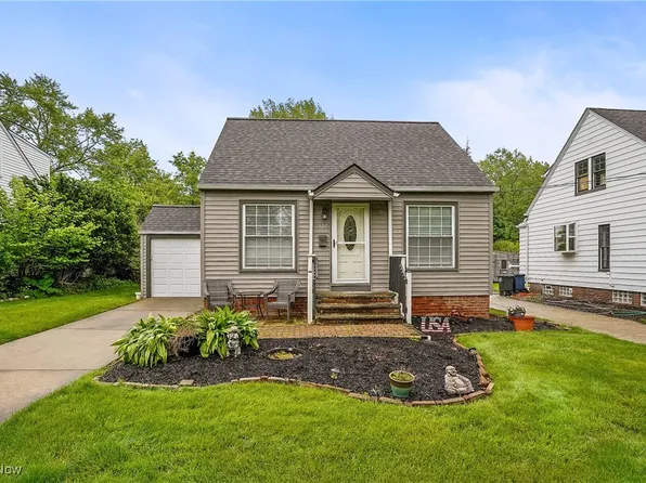 1527 Sunview Rd, Lyndhurst, OH 44124