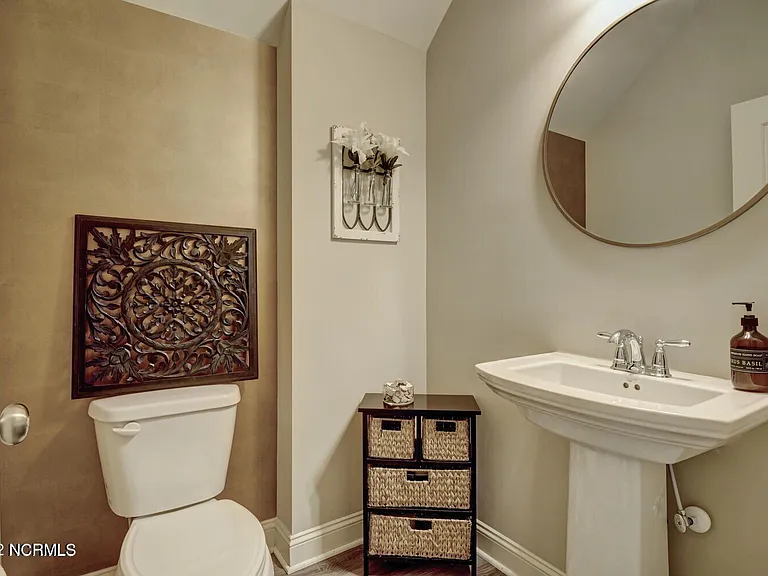 363 Belvedere Dr — Photo 9