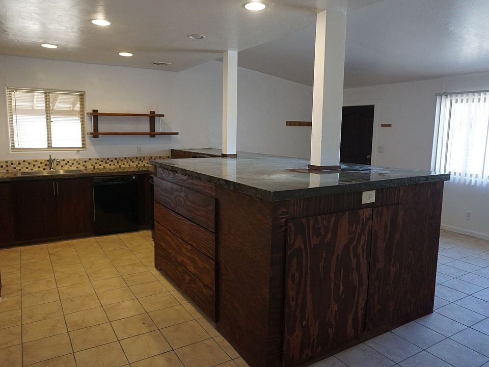 1st image of 2432 N Columbus Blvd