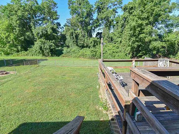 2nd image of 519 Kirby Ct