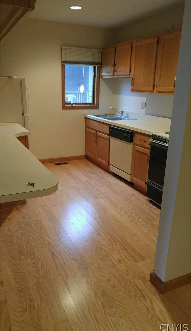 1 bed, 1.0 bath, 1835 sqft, $1,200 — Photo 3