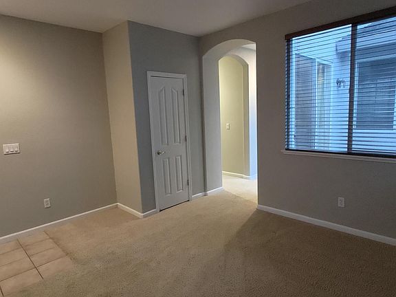 5th image of 330 Sutley Cir