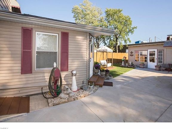 4th image of 12505 Sprecher Ave