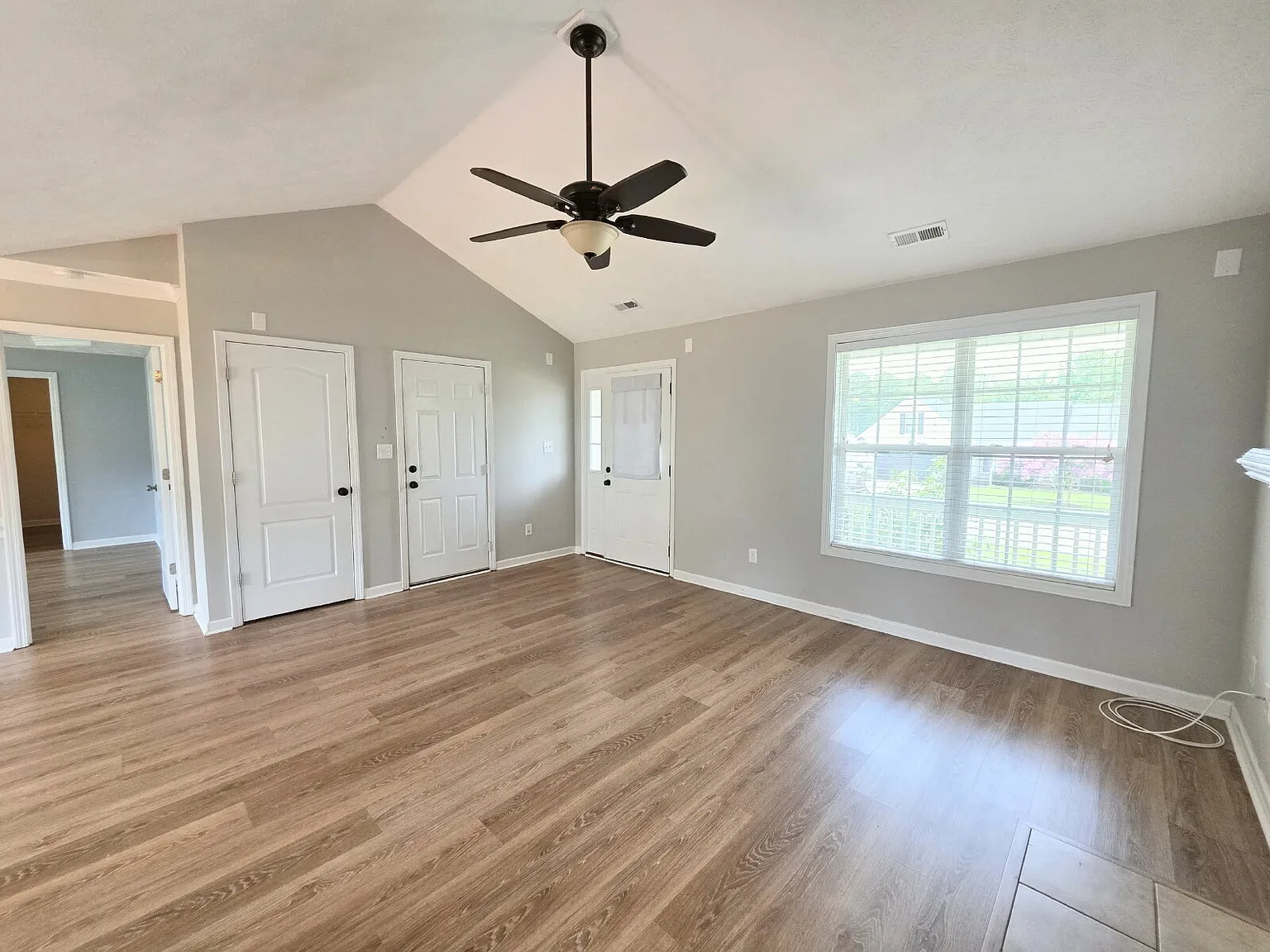 3 bed, 2.0 bath, 1550 sqft, $1,850 — Photo 3