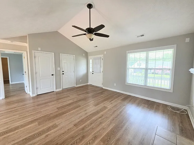 4608 Crystobal Rd — Photo 3