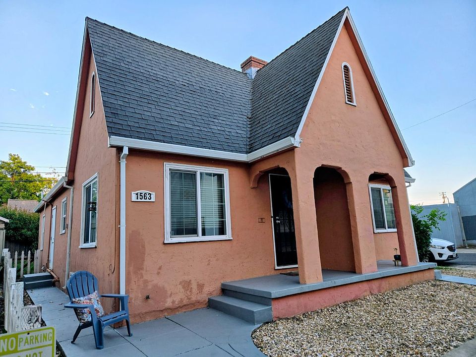 1st image of 1563 32nd St