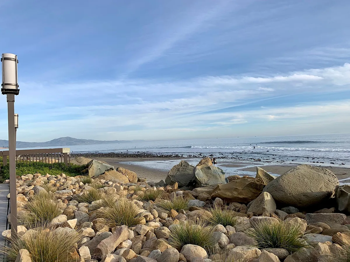 Building Photo - 1380 Plaza De Pacifica
