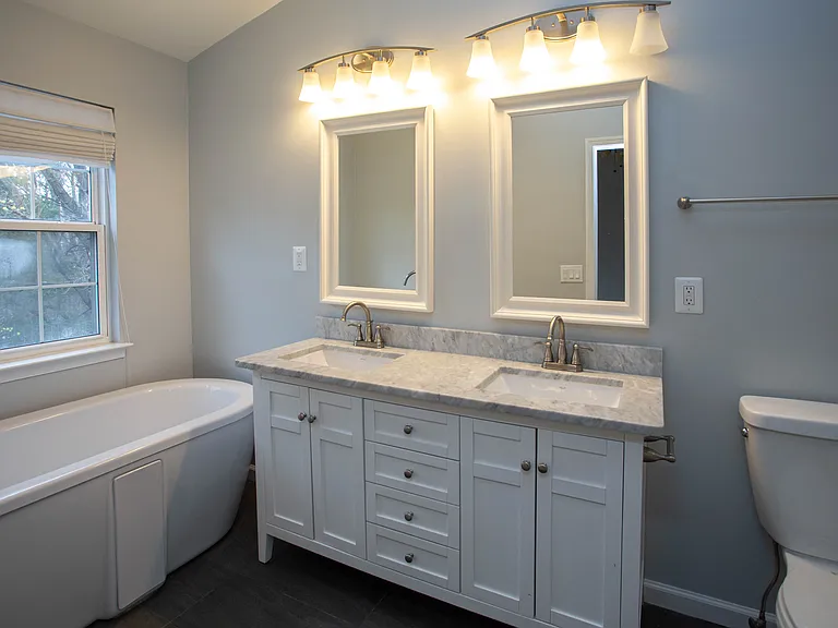 1807 Locust Grove Rd — Photo 11