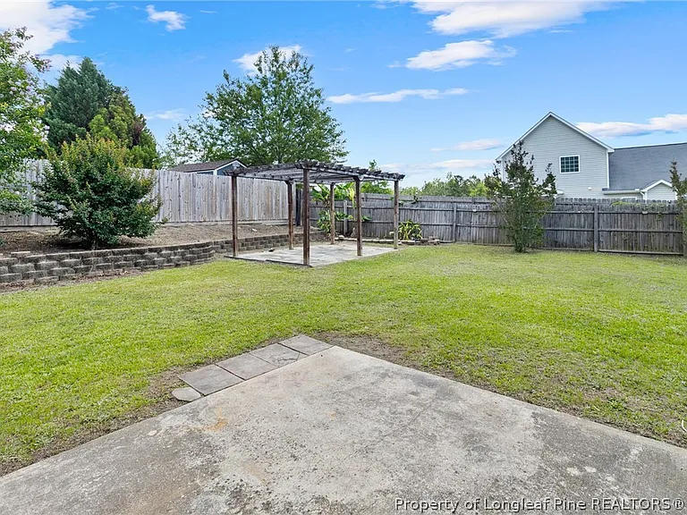 645 Highgrove Dr — Photo 21