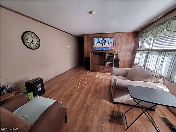 2nd image of 380 Adrian Dr