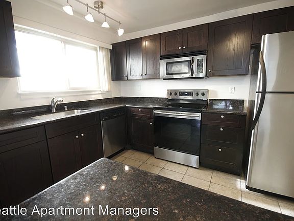 5th image of 401 Harvard Ave E APT 5