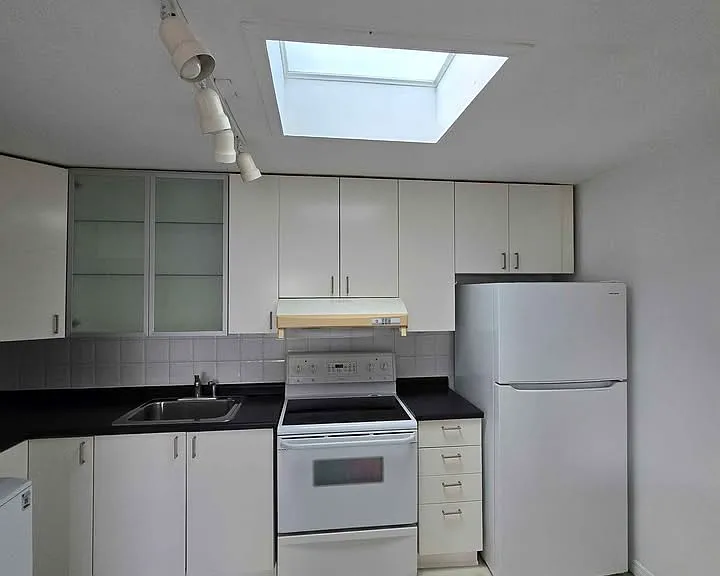 610 Concession St #1 — Photo 17