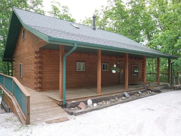 1126 Lake Dr, Keytesville, MO 65261