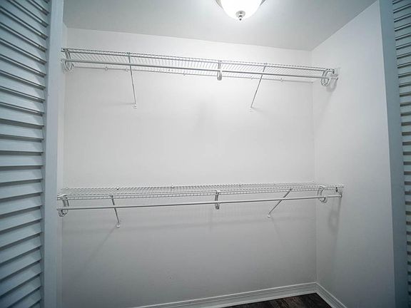 5th image of 1861 Windsor Dr