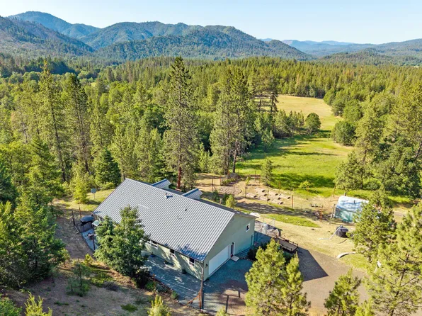 16445 Meadows Rd, White City, OR 97503