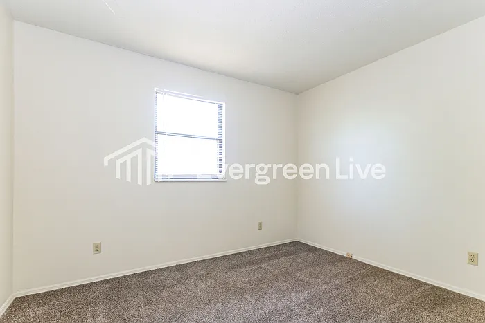 2419 Cross Village Dr — Photo 11