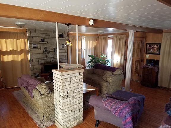3rd image of 207 S Travelstead Ln
