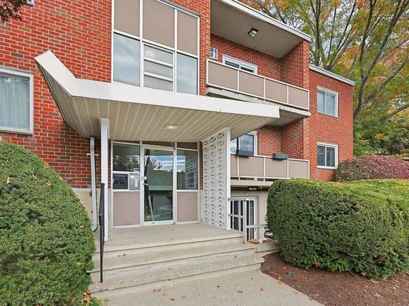 22 Jacqueline Rd APT D, Waltham, MA 02452
