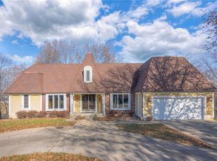 11720 W 108th Cir, Overland Park, KS 66210