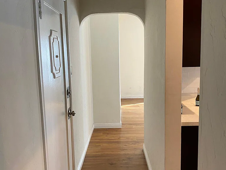 136 S Oakhurst Dr #8 — Photo 7