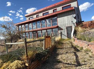 21 Blazing Saddles Rd, Saratoga, WY 82331