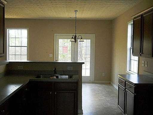 4th image of 1105 Clairidge Ln