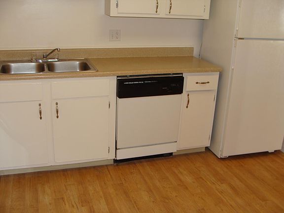 3rd image of 1638 Lancashire Ct APT H